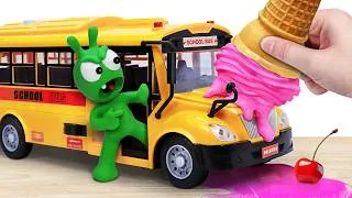 Thumbnail: Pea Pea Washes a School Bus Covered in Ice Cream! 🍦🚌