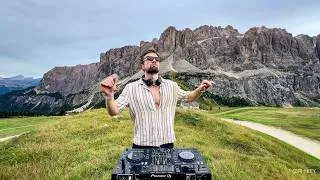 Thumbnail: Melodic House Sunset Mix in the Dolomites (RÜFÜS DU SOL, Ben Böhmer, Guy Gerber, Fahlberg)