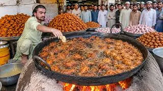 Thumbnail: TRADITIONAL CHICKEN PAKORA & CRISPY FRIED CHICKEN COOKING IN PAKISTAN - STREET FOOD PAKORA RECIPE