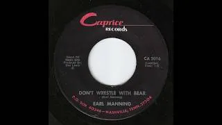 Thumbnail: Earl Manning "Don't Wrestle With Bear / Phone Call To Bear [Bryant]" 1975 NCAA Football 45 RPM
