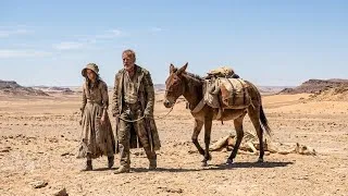 Thumbnail: A Man Travels Across the Desert With a Lost Girl | Film/Movie Explained In Hindi/Urdu