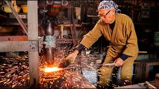 Thumbnail: How Japanese Samurai Swords Are Made! An 80-Year-Old Master Swordsmith Who Has Forged 1,000 Katanas.
