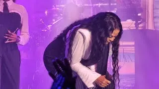 Thumbnail: TAMELA MANN FALLS DOWN! PERFORMS IN A CAST & RED EYE