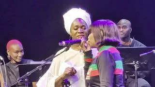 Thumbnail: INDIA AIRE MOM SNATCHES THE MIC & SHOWS HER CHOPS!