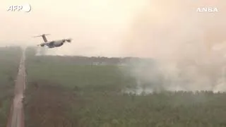 Thumbnail: Aereo militare A400M effettua primo lancio antincendio nel sud-ovest della Francia