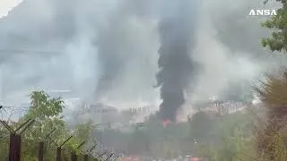 Thumbnail: Marcia No Tav, centinaia di incappucciati assaltano il cantiere di Chiomonte