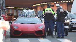 Thumbnail: TOP MARQUES 2017 : Aventador owner pulled over by cops in Monaco