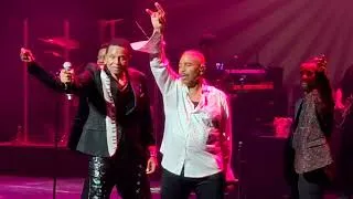 Thumbnail: The Jackson's Shake Your Body