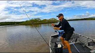 Thumbnail: EASY way to CATCH BAIT - FISHING with LIVE BAIT