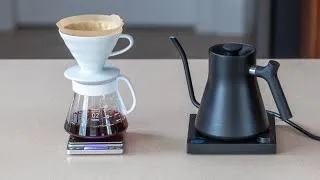 Thumbnail: Brewing a Hario V60 Pour Over with the 4:6 Method by Tetsu Kasuya (including an easy calculator!)