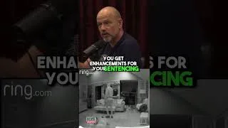Thumbnail: Joe Rogan discusses home invasions #joerogan #joeroganpodcast #joeroganexperience #stevehilton