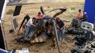 Thumbnail: Starship Troopers (1997) Behind The Scenes | Making | Miniatures | Practical Effects and more
