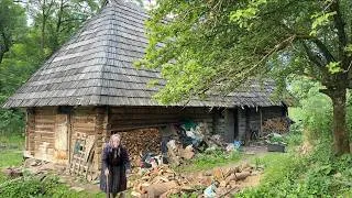 Thumbnail: The lonely life of a 92-year-old grandmother in a high-altitude village far from civilization