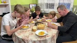 Thumbnail: Life in the mountains🏔️The most delicious family dinner after hard work
