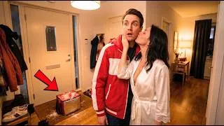 Thumbnail: "I Knocked the Wrong Door to Deliver Pizza... She Pulled Me In and Whispered, 'You're Late, Love'"