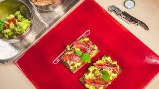 Thumbnail: EASY & FAST GUACAMOLE ON RYE BREAD OR DIP - Vegan Brunch Recipe Ideas