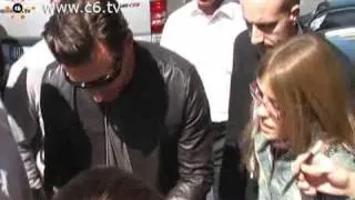 Thumbnail: Hugh Jackman talks Robert Pattinson in Rome {14.04.09}