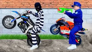 Thumbnail: A Toy Thief Runs Away! Senya Starts a Police Chase