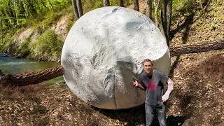 Thumbnail: I built a house out of plaster in the forest ! Crazy bushcraft experiment