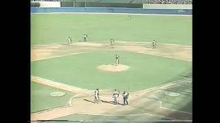 Thumbnail: Andre Thornton Web Gem on bunt