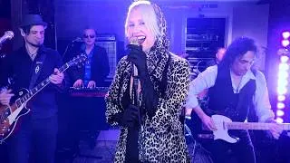Thumbnail: That Don't Impress Me Much | Shania Twain CLASSIC by Sing It Live