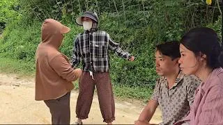 Thumbnail: Sinh unexpectedly runs into his father's mistress and demands the money back.