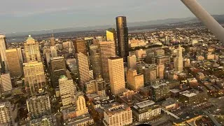 Thumbnail: Flying around Washington (Mountain Rainier and Seattle)