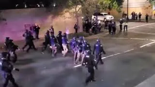 Thumbnail: Police Stop Antifa in the Portland Federal Courthouse Area