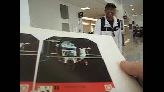 Thumbnail: Sugar Ray Leonard signs autographs for The SI KING  6-11-26