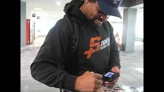 Thumbnail: Shawn Porter signs autographs for The SI KING  6-11-26