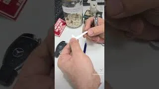 Thumbnail: Ето как лесно да подмените батериите на ключа за Мерцедес!