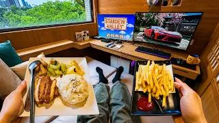 Thumbnail: Eating and Gaming at 24 Hours Internet Cafe