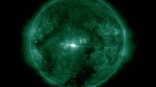 Thumbnail: M6 Solar Flare Targets Earth, Observers Are Gathering | S0 News Aug.25.2026