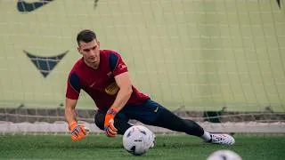 Thumbnail: Dominik Livaković FIRST Barcelona Training Session | Barça Goalkeeper News