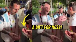 Thumbnail: Messi's Priceless Reaction to a Fan's Gift at the 2026 World Cup Is Melting Hearts