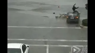 Thumbnail: Scooter vs Auto