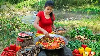 Thumbnail: Survival Skills:Spicy Crab Curry!🦀Cooking Fresh River Crabs with Wild Spices & Eating Outdoors!