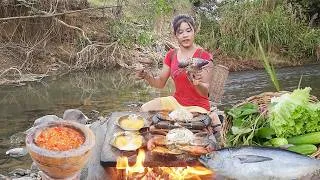 Thumbnail: Yummy! Big crab grill with egg so delicious food for lunch, Big sea fish cooking with chili sauce