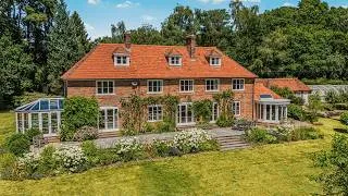 Thumbnail: An exceptional country home in The New Forest village fo Minstead