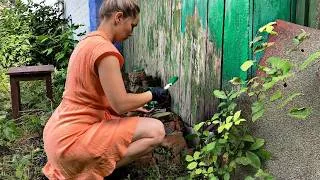 Thumbnail: Restoring an old house | A veranda, window frames, and a delicious dinner before the rain.