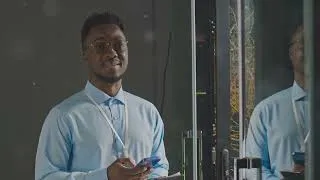 Thumbnail: Apple's Game-Changer: The New Privacy-Focused AI! What is the new Apple AI ?
