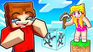 Thumbnail: I Trapped My Friends on a FAKE ONE BLOCK!