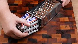 Thumbnail: A genius trick with Snickers that everyone should know