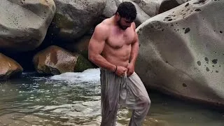 Thumbnail: This Pathan Muscular Man Loves Swimming