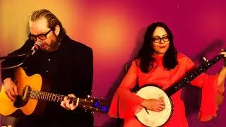 Thumbnail: 1/21 AmericanaUK, Loose Showcase: a few songs performed in our secret lair at the bottom of the sea.