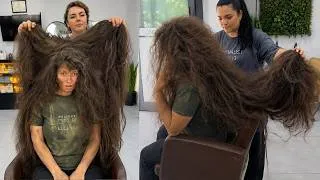 Thumbnail: HOW IS THIS EVEN REAL?! You Won’t Believe This / A Homeless Woman's 12 Year Hair Transformation