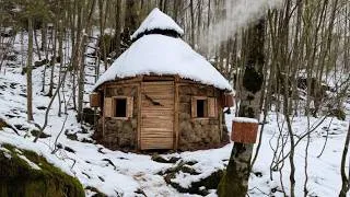 Thumbnail: Building to Survive. A Bushcraft Log and Stone House