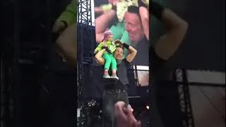Thumbnail: Bruce Springsteen Sings "Waiting on a Sunny Day" w/ 4 year old
