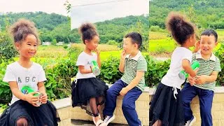 Thumbnail: Feier tearfully says goodbye to her good friend Qiqi, who is going to school!