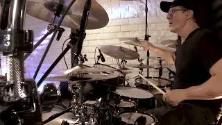 Thumbnail: TL playing Primus' "Tommy The Cat"